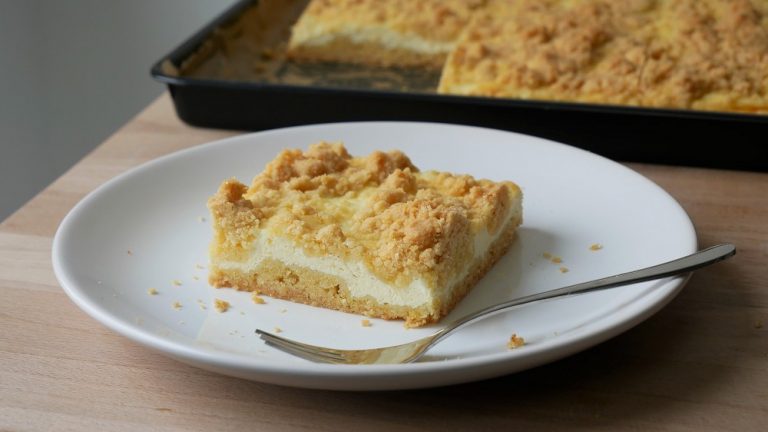 Schneller Quark Streuselkuchen Vom Blech Ichkocheheute De