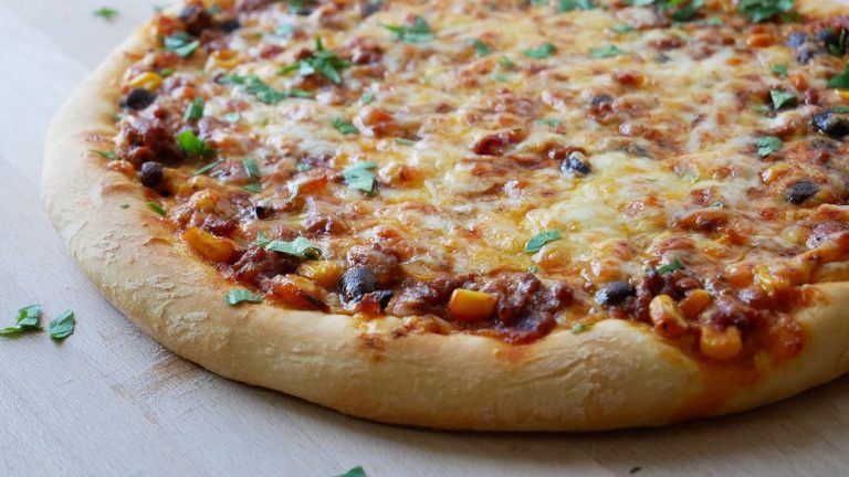 Tex Mex Pizza Mit Hackfleisch Ichkocheheute De