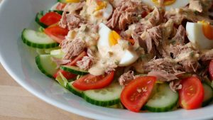 Thunfisch Salat mit Thousand Island Dressing