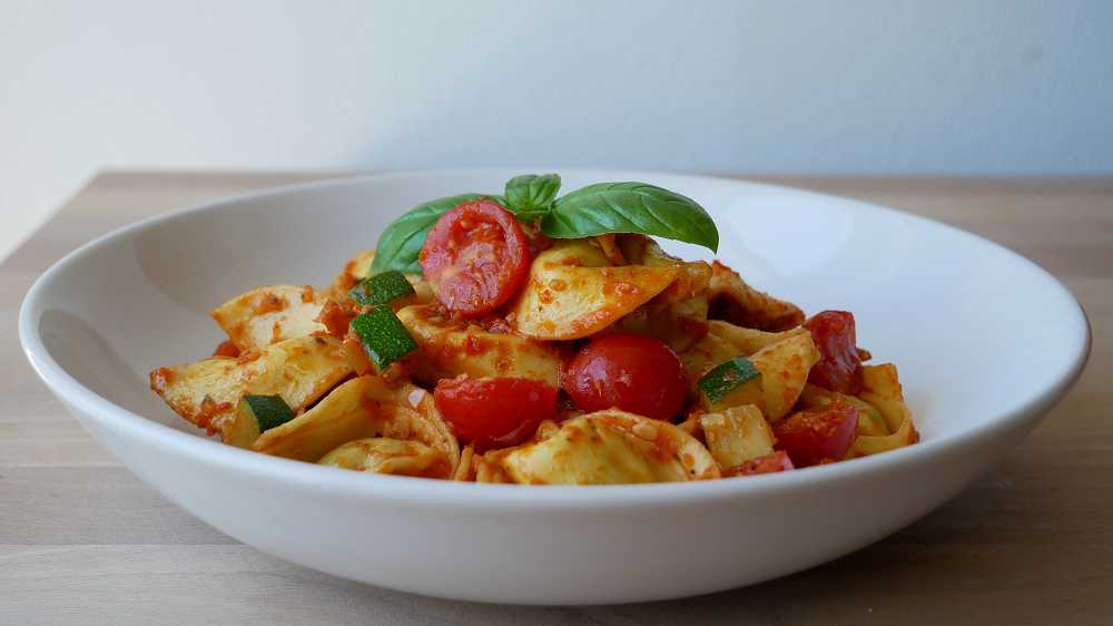 Simple Tortellini Stir-Fry with Zucchini