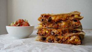Quesadillas mit Hackfleischfüllung & Tomatensalsa
