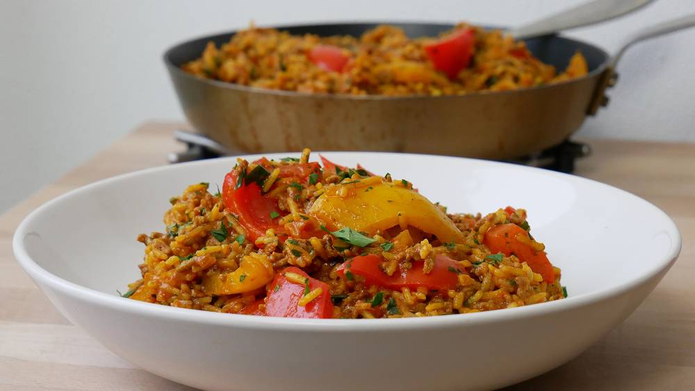 Simple Rice Stir-Fry with Bell Peppers & Ground Beef