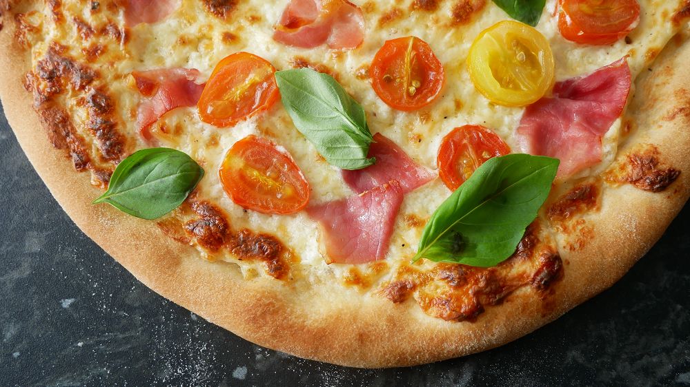 White Pizza with Ham & Cherry Tomatoes