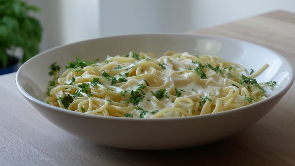 Spaghetti with Creamy Cheese Sauce