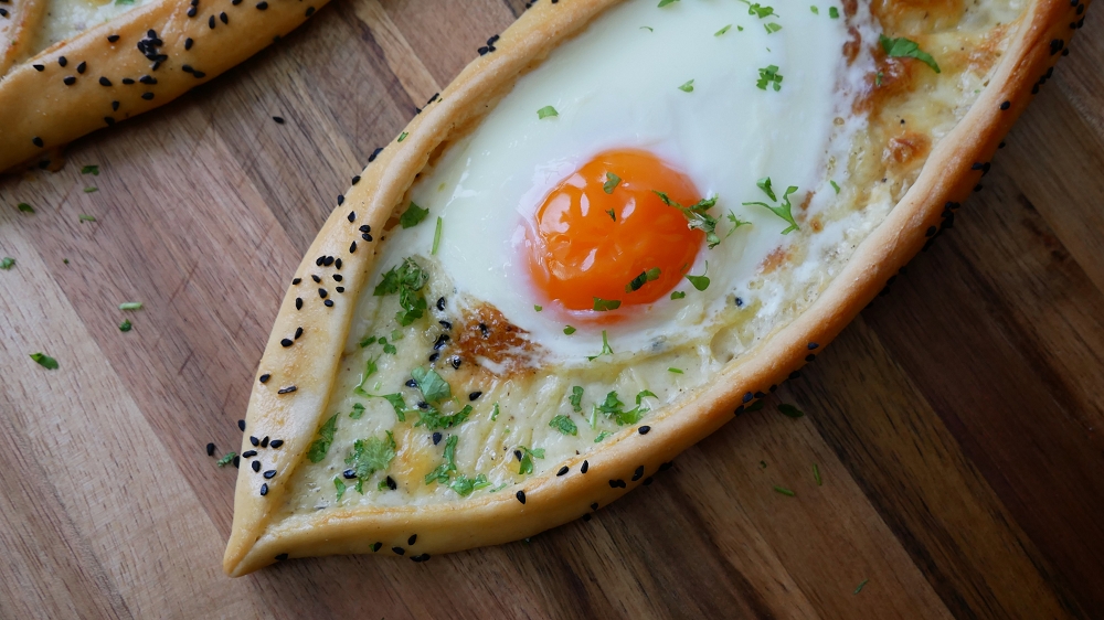 Pide Pizzas with Cheese & Egg