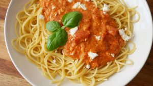 Spaghetti mit Tomaten Feta Sauce