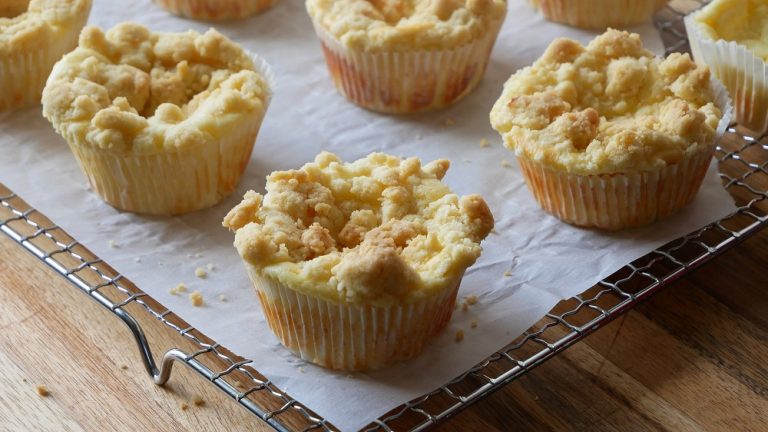 Käsekuchen Muffins mit Streuseln Backen - ichkocheheute.de