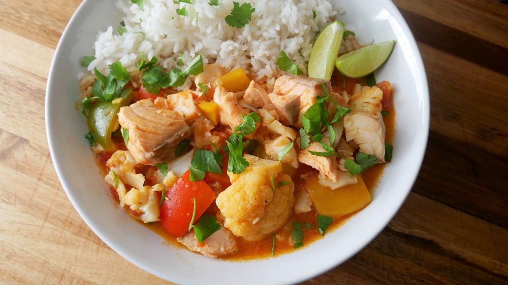 Fish Curry with Cauliflower & Paprika