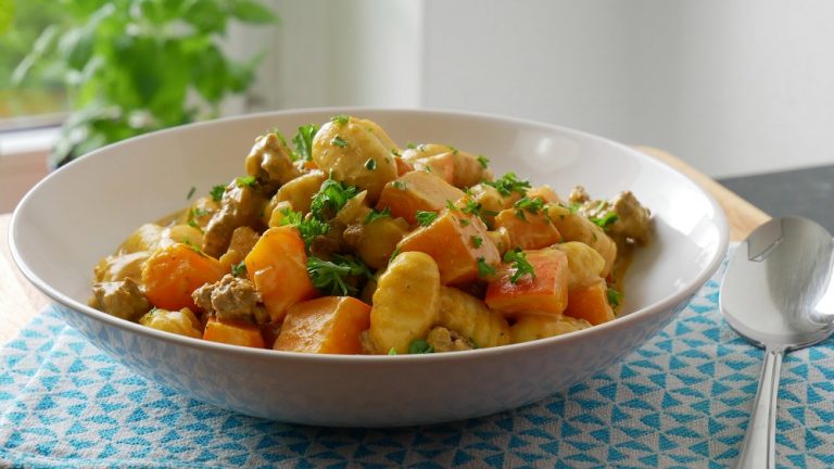 Kürbis Gnocchi Pfanne mit Hackfleisch - ichkocheheute.de