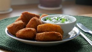 Kohlrabi Nuggets mit Kräuterquark Dip