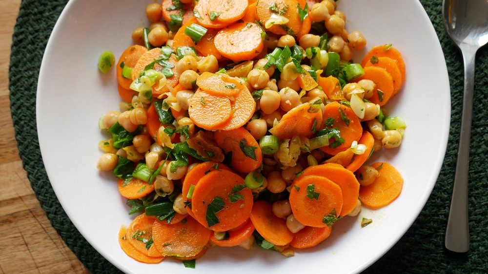 Oriental Carrot Salad with Chickpeas