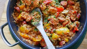 Cabanossi Reispfanne mit Paprika & Zucchini