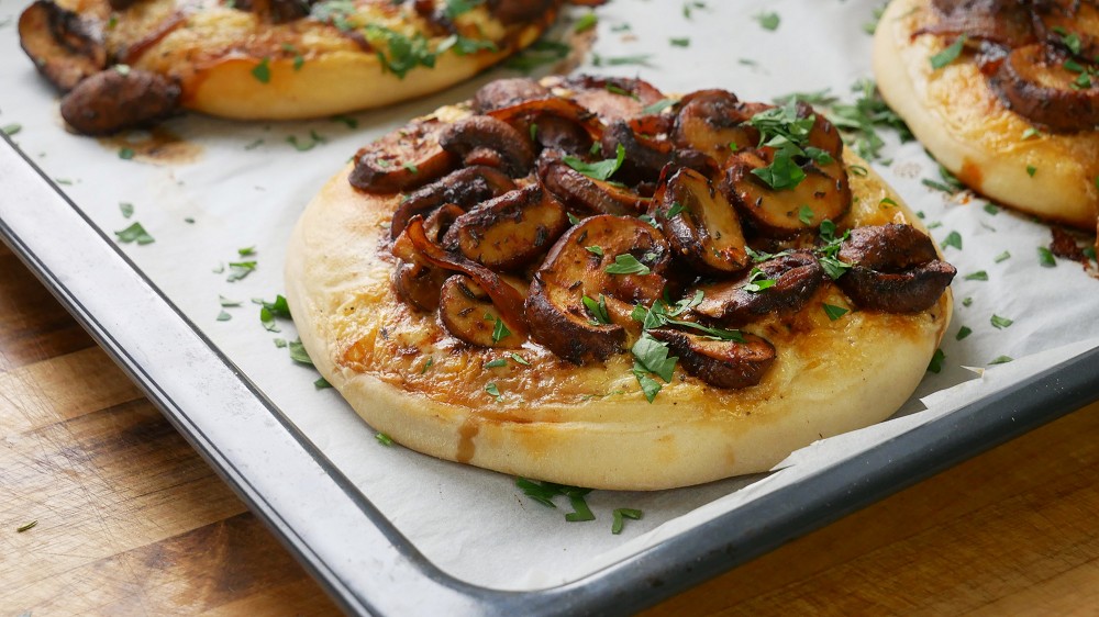 Mini Pizzas with Mushrooms & Onions