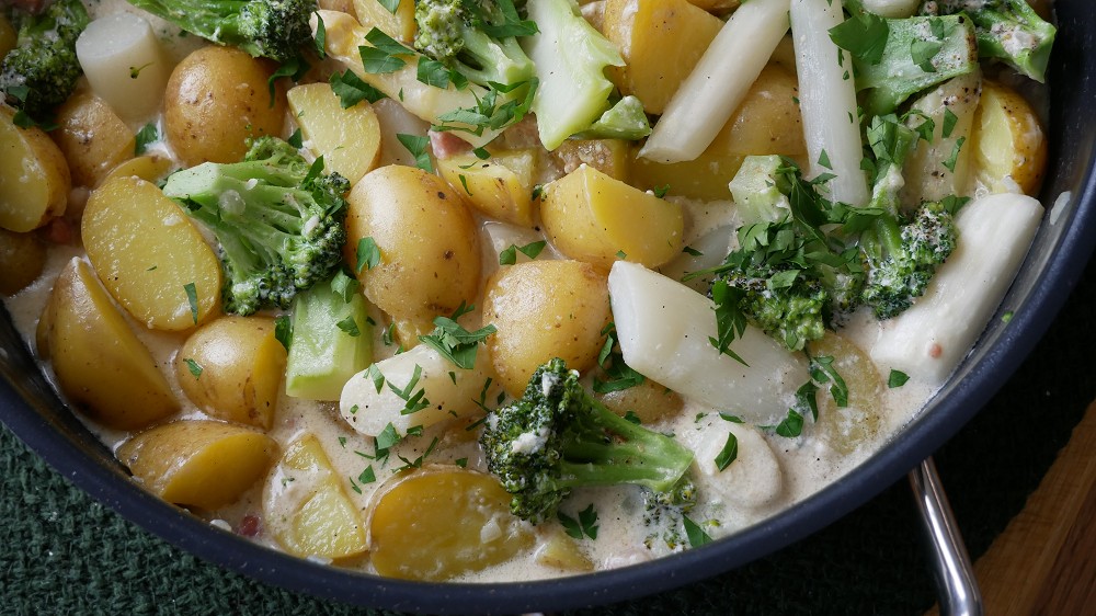 Potato Stir Fry with Asparagus, Broccoli & Bacon