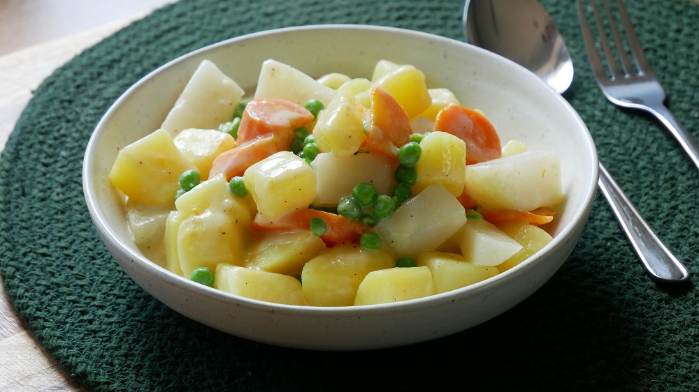 Bunte Kartoffelpfanne mit Möhren, Kohlrabi & Erbsen