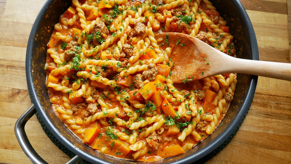 Simple Pumpkin Pasta with Ground Meat
