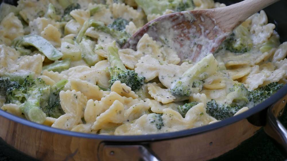 Simple Broccoli Pasta with Cheese Sauce