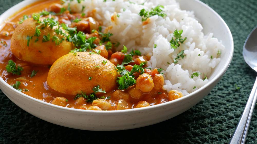Simple & Easy Egg Curry with Chickpeas