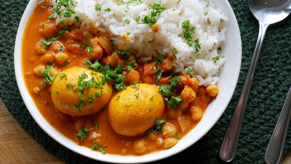 Simple & Easy Egg Curry with Chickpeas